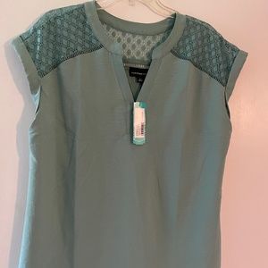 NWT Fortune & Ivy Peyton Lace Detail Top